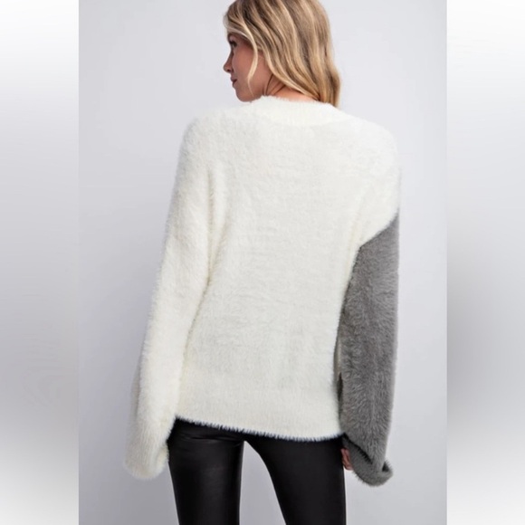 NWT Boutique Brand Fuzzy Color Block Relax Fit Sweater - Picture 4 of 12